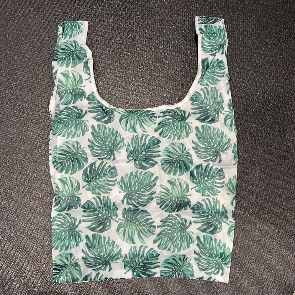 BEACHLY Travel Tote